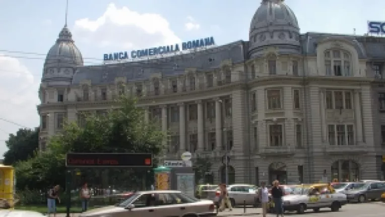 BCR umbla la comisioane