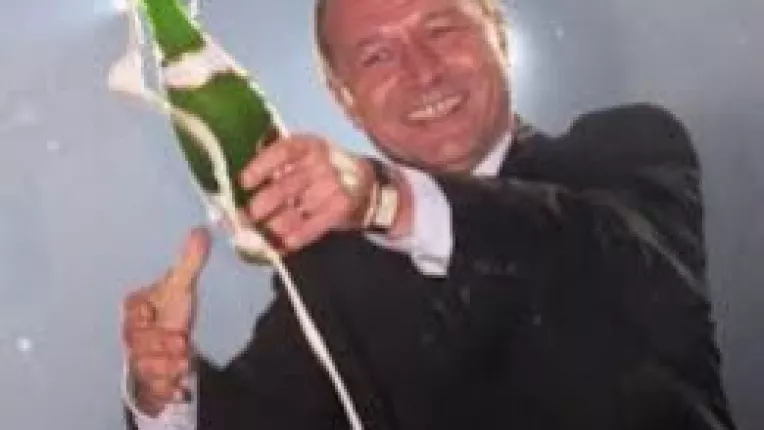 CorectNews: Traian Basescu s-a intors la Cotroceni. Hotararea CCR a fost publicata in Monitorul Oficial