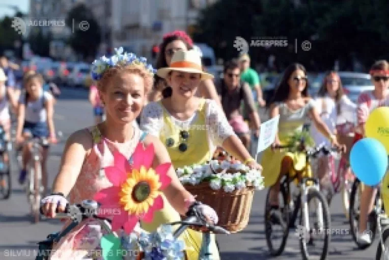 In Bucuresti si in alte 18 orase din Romania: PARADA BICICLISTELOR - cea de-a 10-a editie