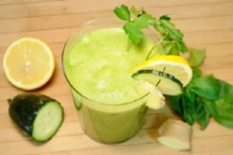 Lamaia, castravetele si ghimbirul sunt foarte bune pentru eliminarea toxinelor din organism