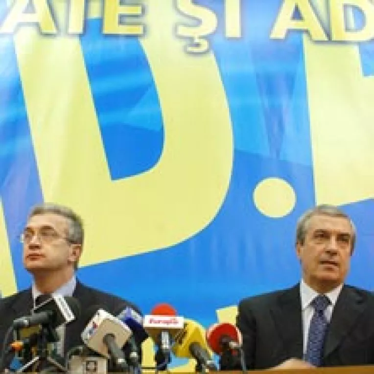 Liberalii cer PD sa-si respecte angajamentele politice