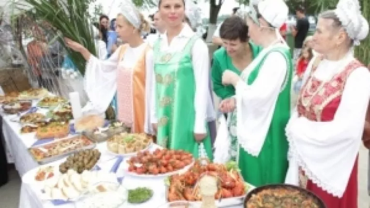 Mancaruri specifice Deltei Dunarii, in Parcul Lumea Copiilor din Bucuresti
