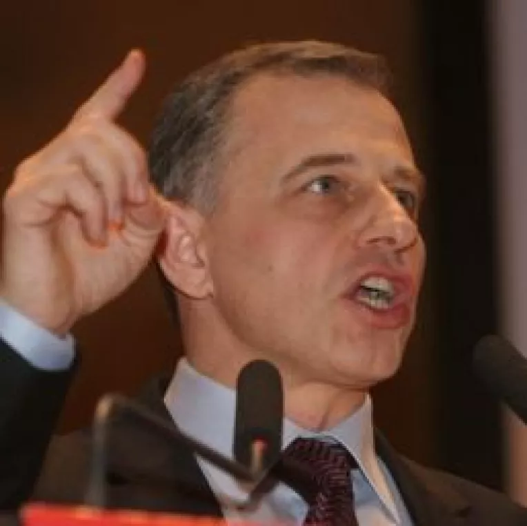 PD-L ii propune lui Geoana 2 functii: vicepremier si ministru de externe