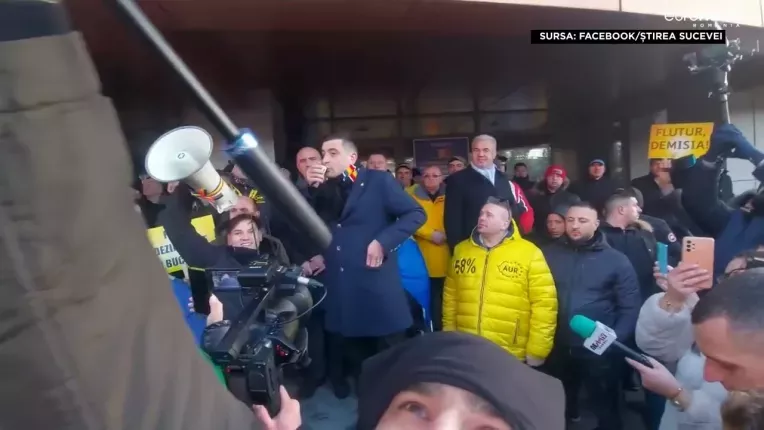 Sustinatorii AUR l-au acuzat pe presedintele Consiliului Judetean ca a pus stapanire pe judet